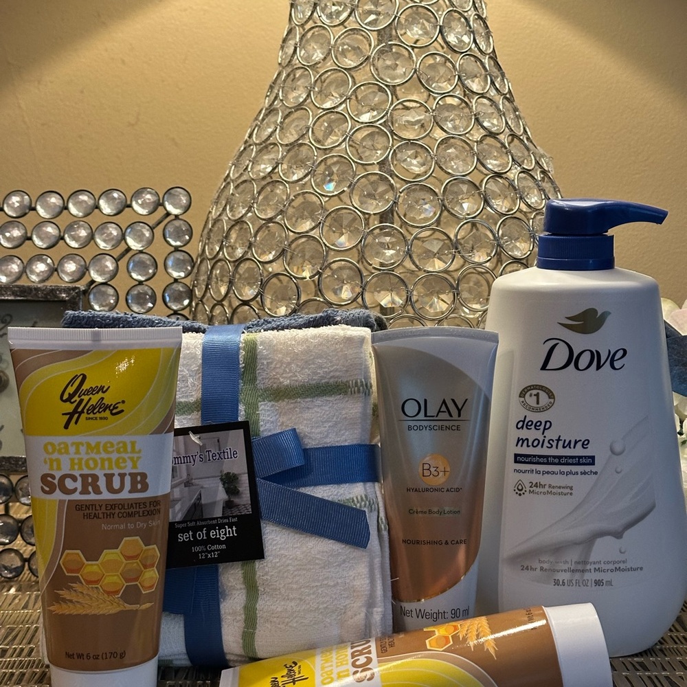 Dove Deep Moisture Body Wash - White